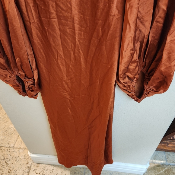 Significant Other Satin Open Back Balloon Sleeves Formal Evening Maxi Dress - Picture 7 of 11